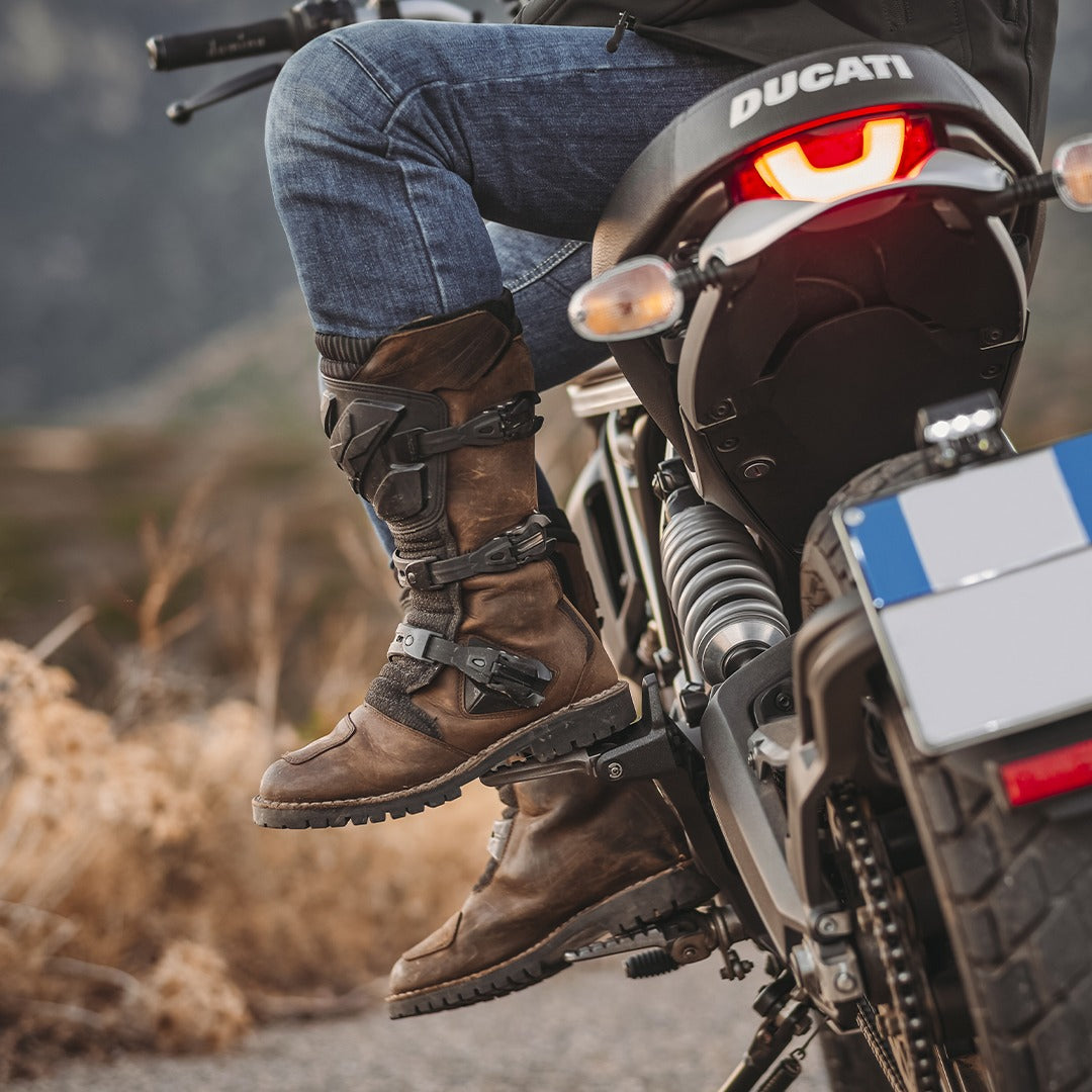 Motorcycle boots made simple: fit, protection and what to wear on the bike