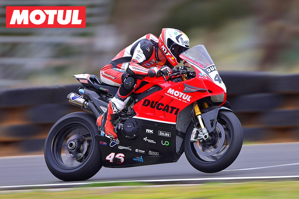 Motul Motorcycle Oils & Lubricants: Engineered for Peak Performance