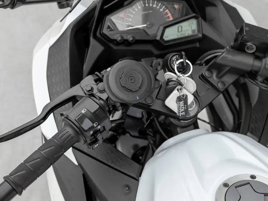 Quad Lock - Motorcycle - USB Wireless Charging Head